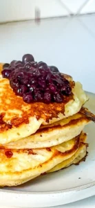 CHEESY PROTEIN PANCAKES