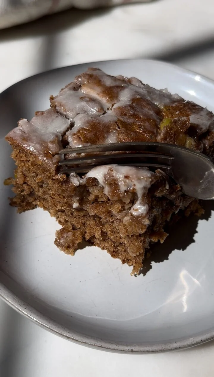 CINNAMON APPLE SWIRL COFFEE CAKE