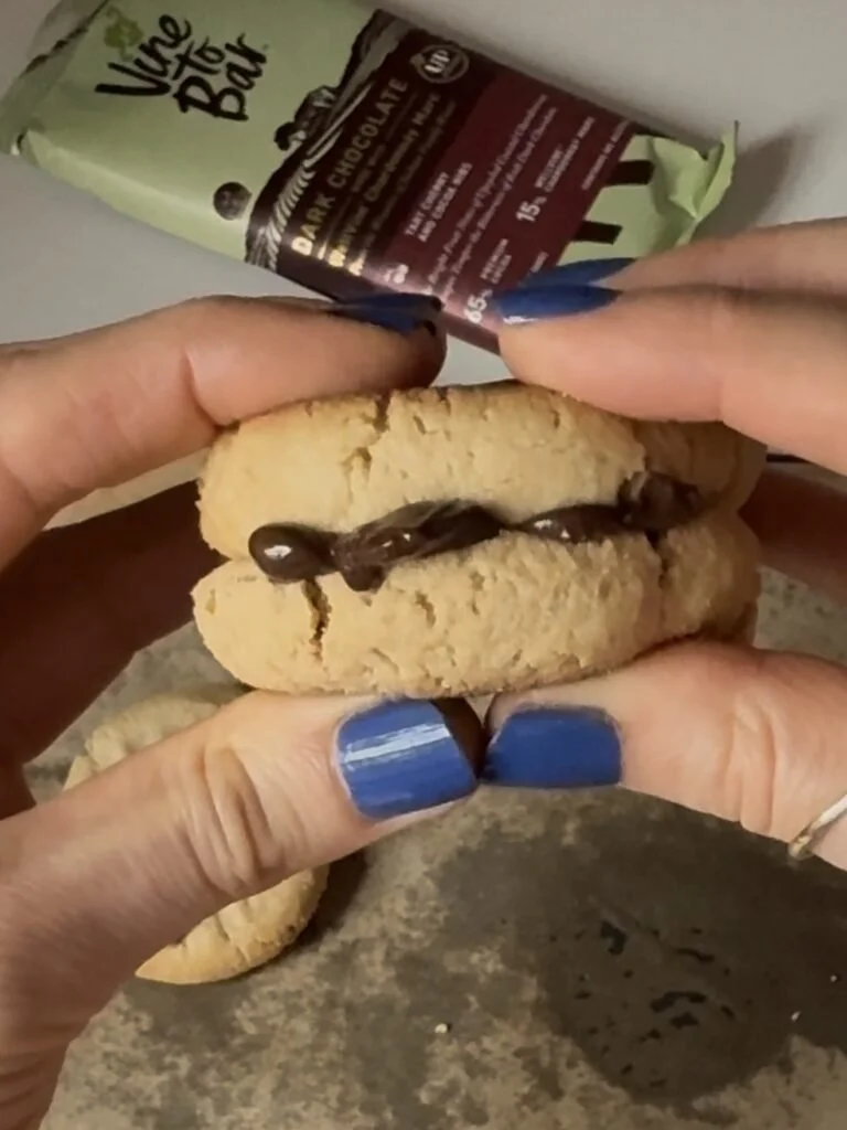 CHOCOLATE SANDWICH COOKIES